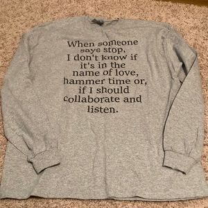 Men’s grey long sleeve tee